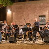 Zu sehen ist die Bigband Sarti aus Faenza bei einem Auftritt.