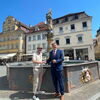 Zu sehen ist Uwe Müller und Oberbürgermeister Richard Arnold